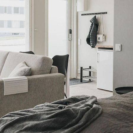Beautiful New Studio Apartment Nearby The Center トゥルク エクステリア 写真